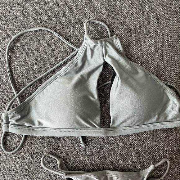 Metallic bikinis sets from Chailee Son - Picture 4 of 10